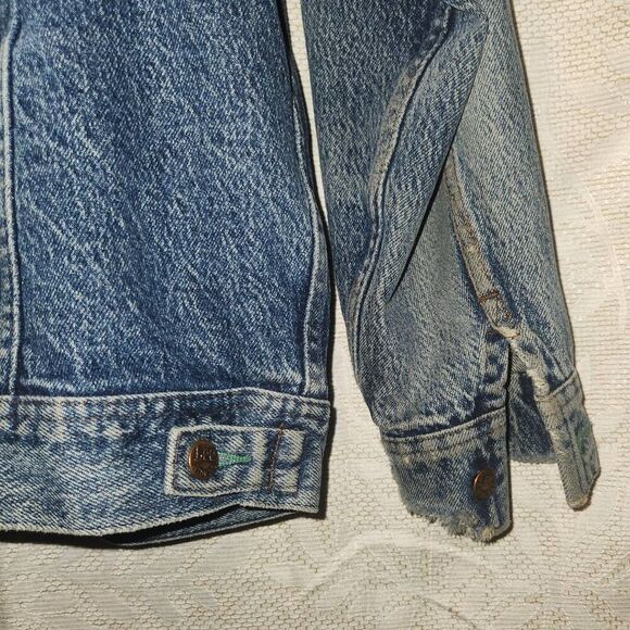 O46 LEE Riders classic button-up jean jacket. Trendy, thrashed, distressed look - Picture 10 of 15
